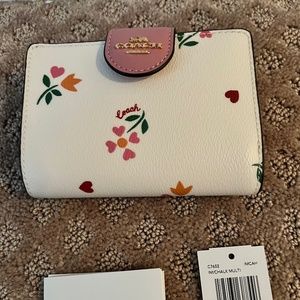 BNWT Coach Heart Petal Wallet